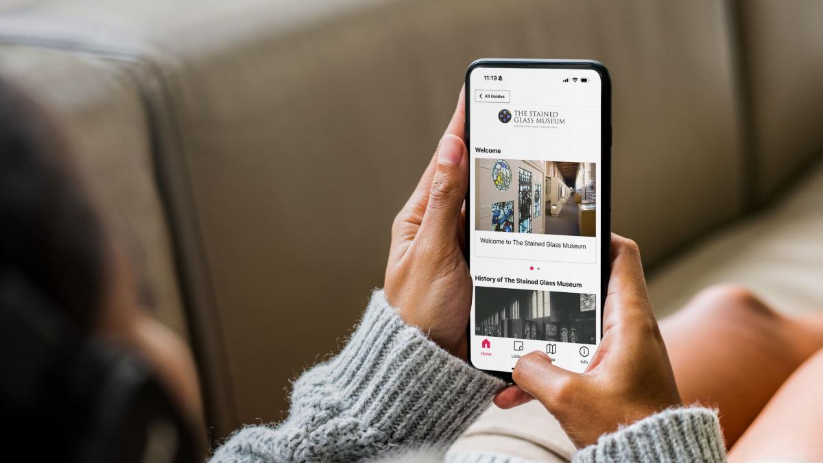 (c) Bloomberg Connects